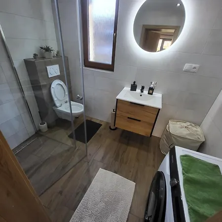 In The Woods 別荘 *